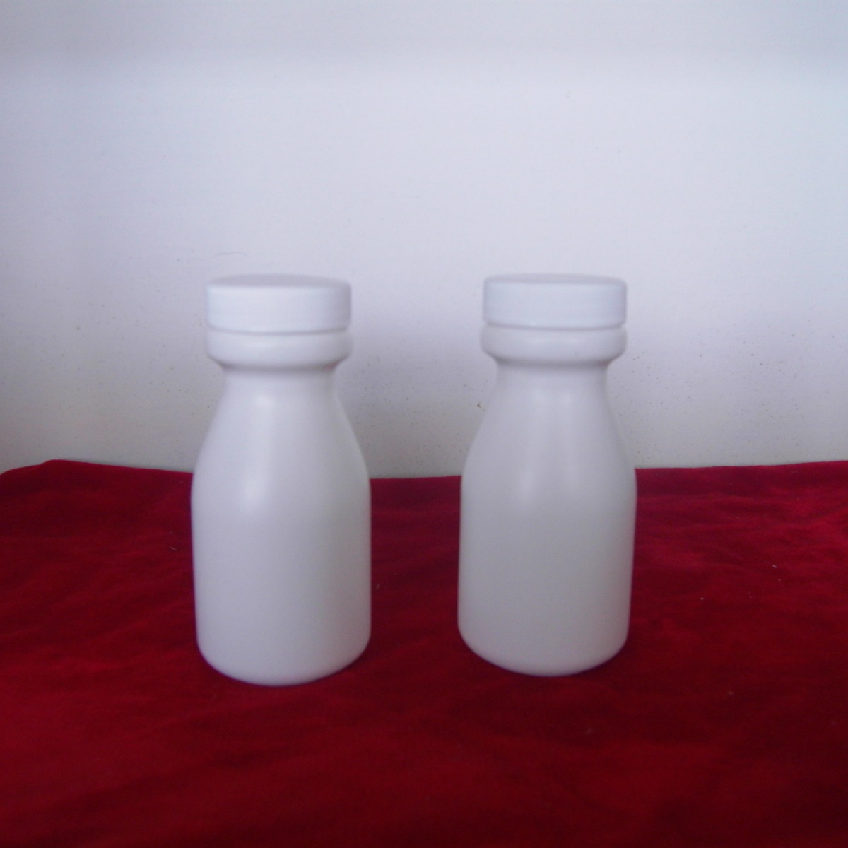 Internal and External Double-Layer Composite Blow Molding Processing 150ml Dairy Juice Drink Food Packaging Hdpe Pp Plastic Bottle