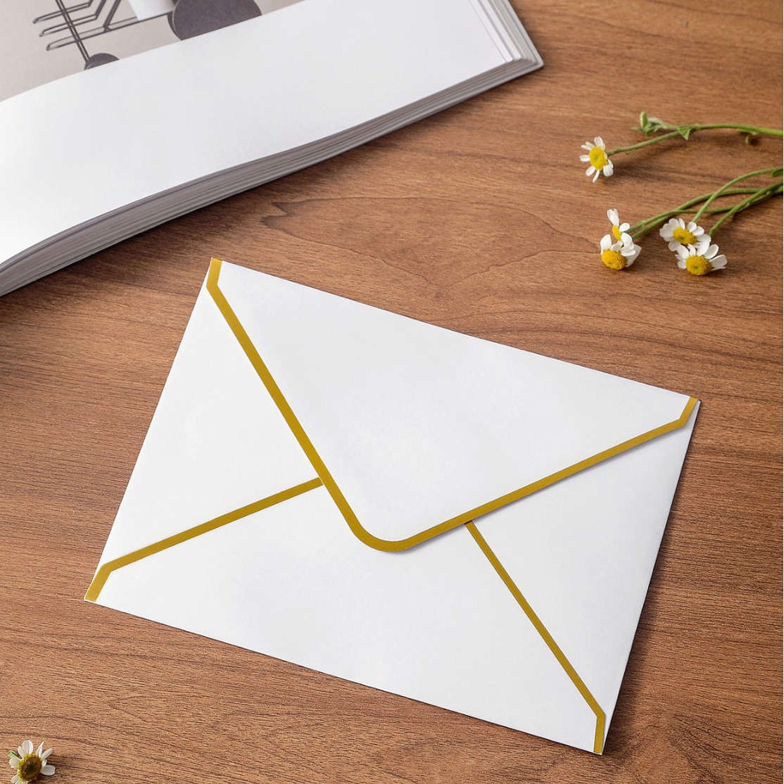 Picture of Western-style triangle bronzing envelope diamond colored gummed paper Pearl paper business invitation can add logo factory wholesale