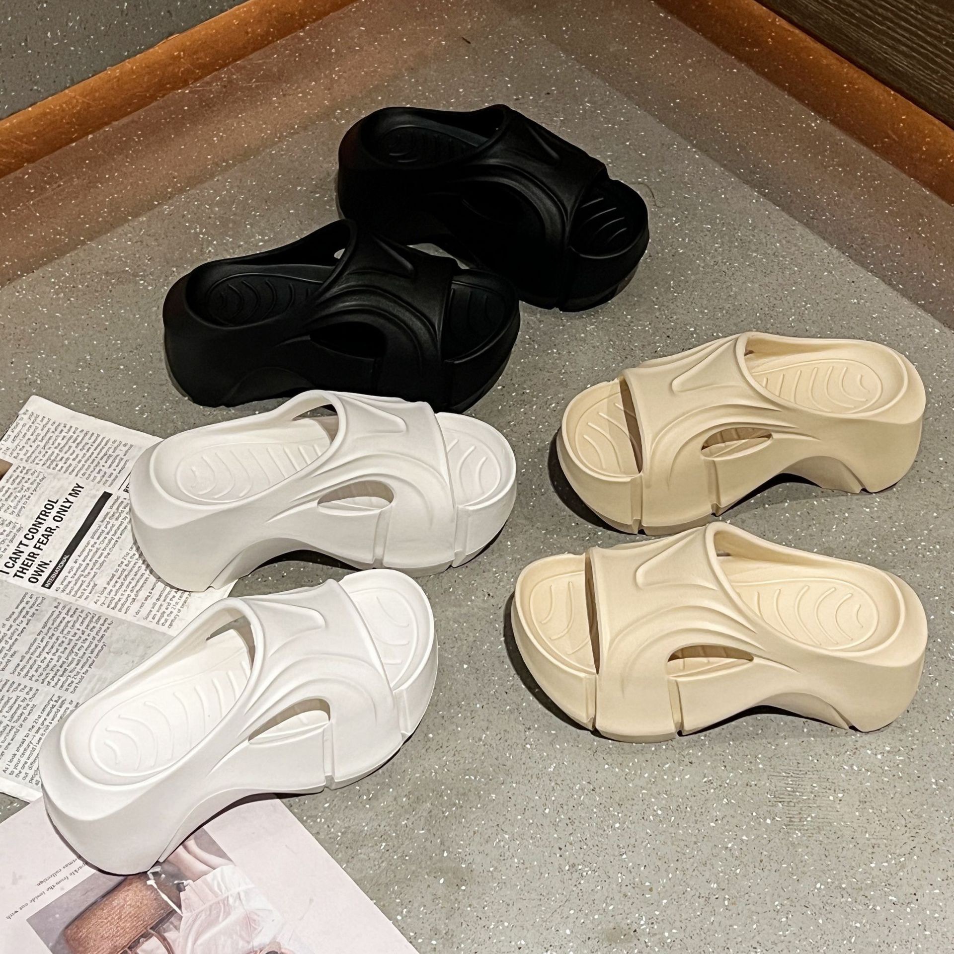 Thick-Soled Slippers for Women Eva Soft-Soled Internet Celebrity Ins Flip-Flops Outdoor Beach High-Heeled Women's Shoes Fashionable Sandals Versatile