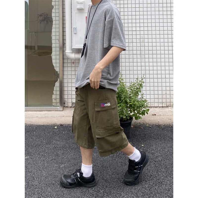 Picture of American Retro Street Six-point Casual Shorts Trendy Spring and Summer New Multi-pocket Cordwork Pants for Men and Women