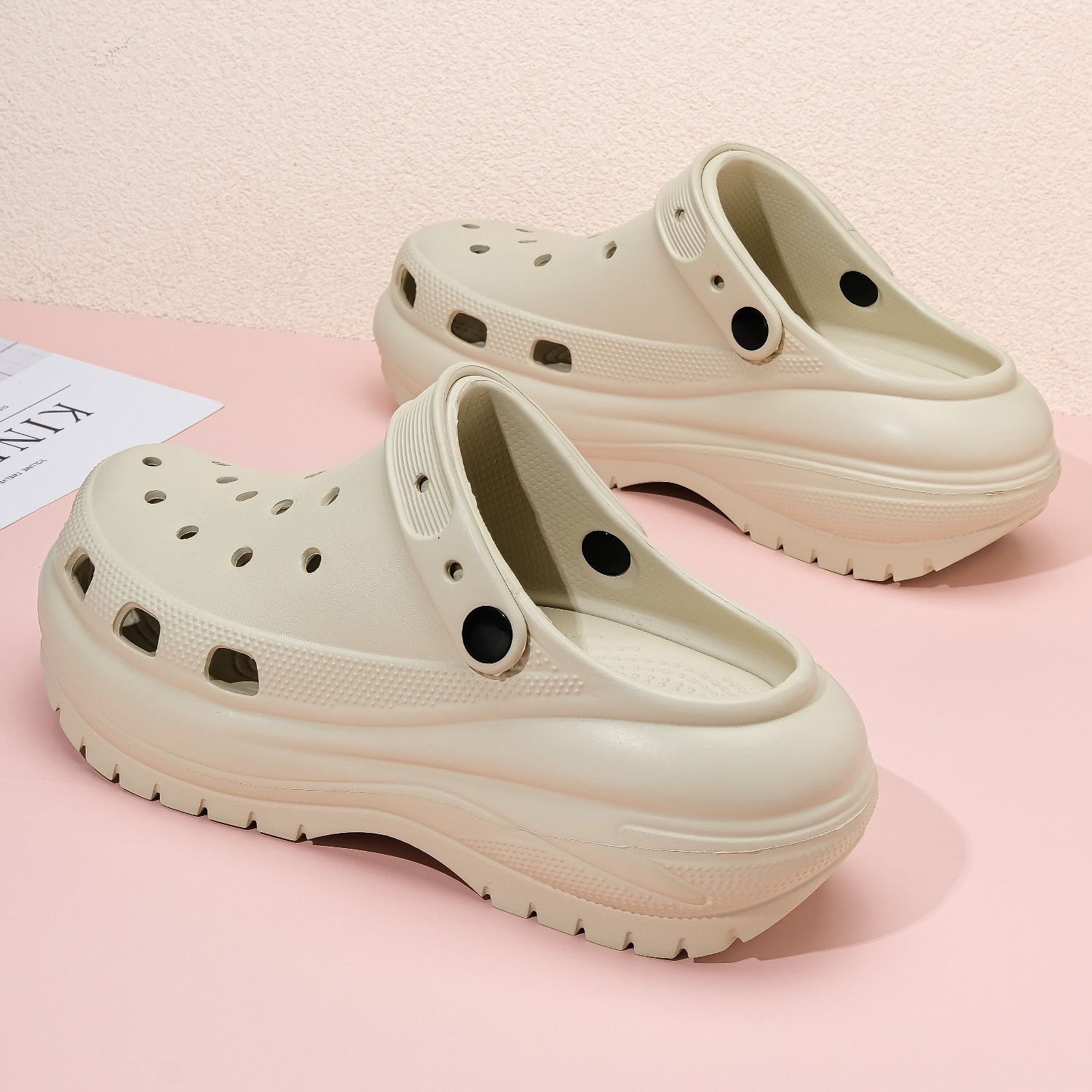 Summer New Style Thick-Soled Clogs for Women, Beach Sandals for Outdoor Wear, Slip-On Sandals, Women's Eva Slippers