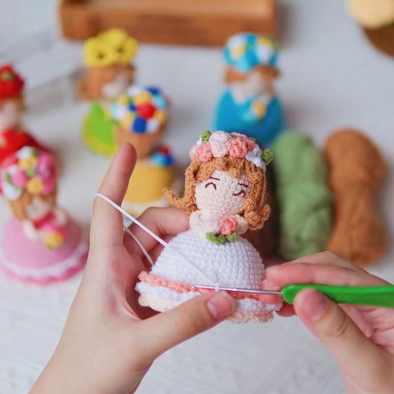 Qixi gift handmade crochet DIY material bag bouquet doll transform bride bouquet homemade doll
