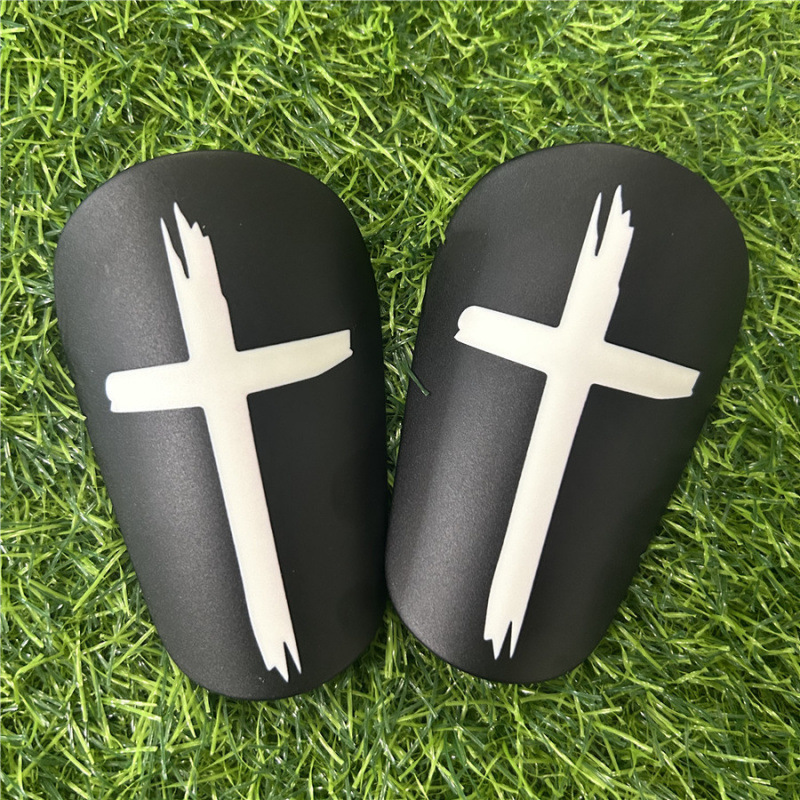 Cross-border mini mini master football shin guards insert type sports guards men and women thickened cross shin guards