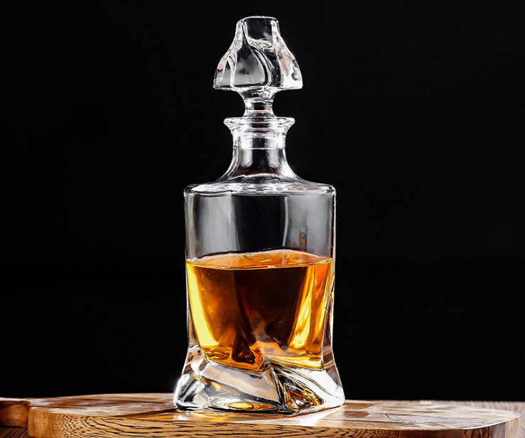 Picture of 750ml whiskey bottle crystal wine decanter 800ml glass wine bottle household decanter glass cover