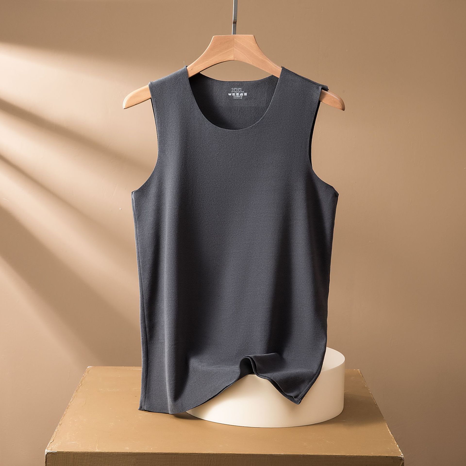Picture of Men's Traceless Thermal Vest Double-Sided Velvet fleece-lined Thickened plus size Slim-Fit V-Neck Wide Shoulder Bottoming Thin Vest for Autumn and Winter