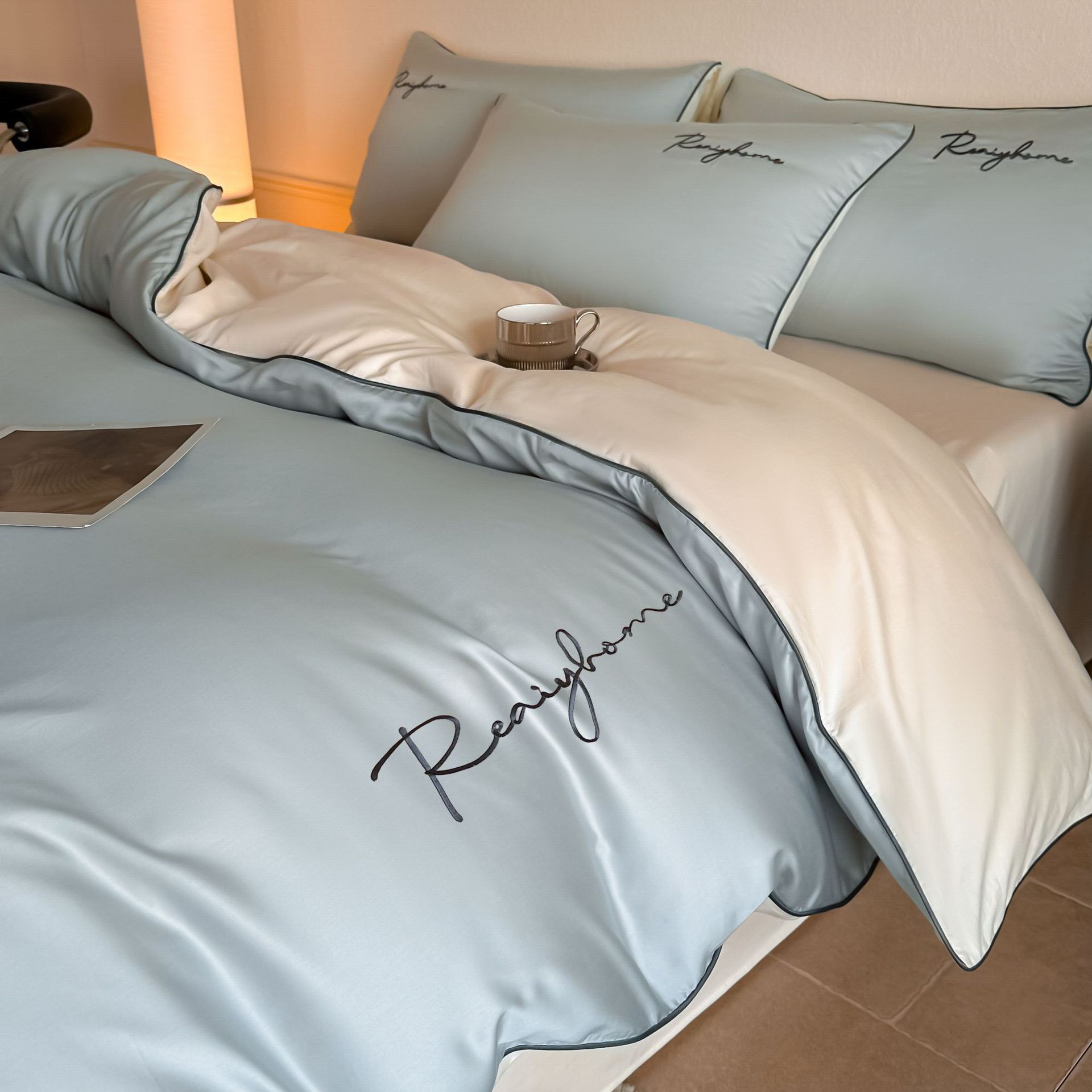 Picture of 60 Xinjiang long-staple cotton four-piece cotton bed sheet bed hat light luxury embroidery dormitory three-piece cotton bedding s