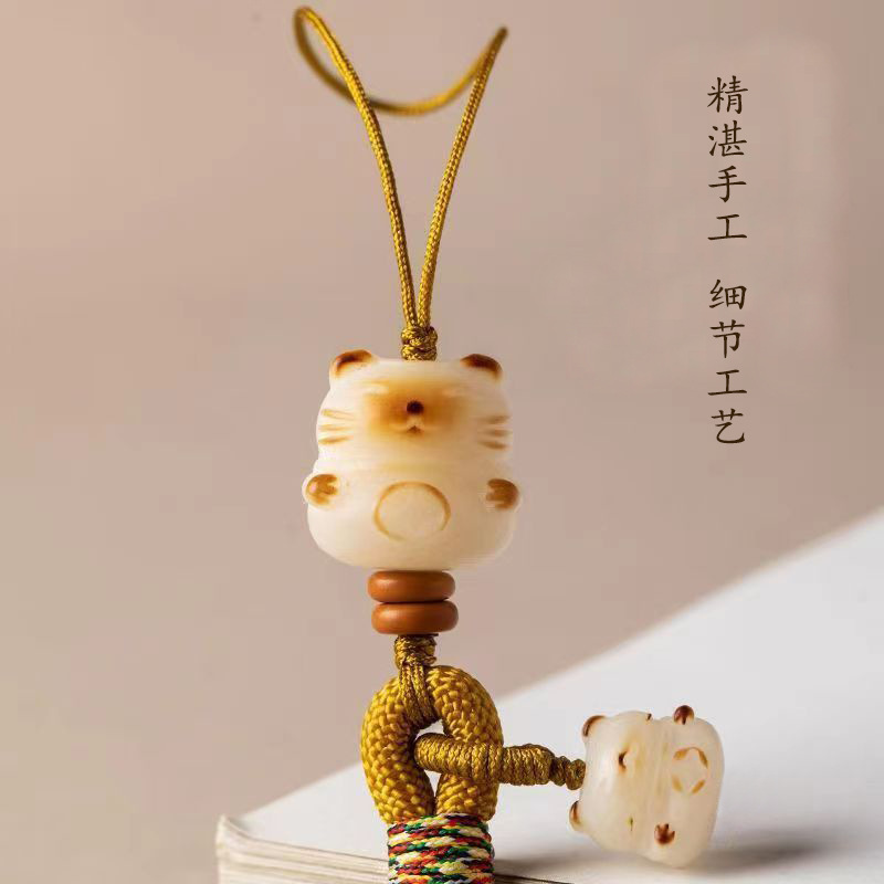 Picture of Cute Bodhi Lucky Cat Mobile Phone Chain Wrist Hanging Chain Pendant Pendant Exquisite Anti-loss Drop-resistant Mobile Phone Case Lanyard