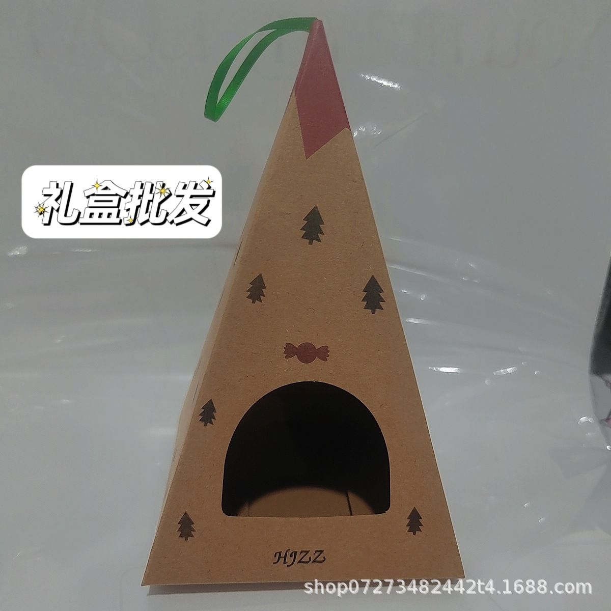 Christmas gift box socks triangle box red snowflake boxed window gift box can be hung rope kraft paper box