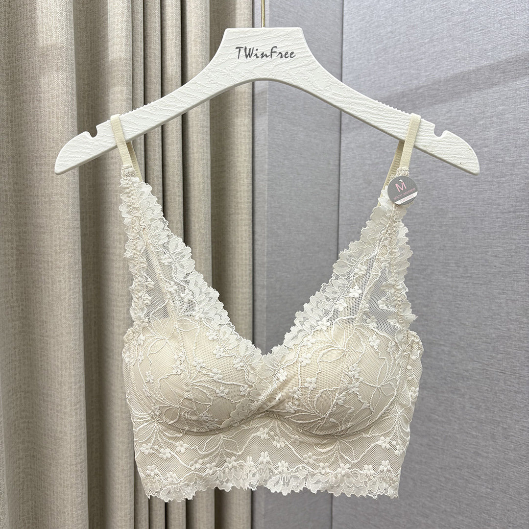 Picture of French fairy V-neck lace underwear women's elegant and light back wrap chest gathering thin breathable sexy bras