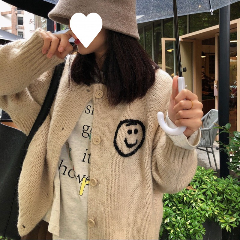 Design: Embroidery: Soft, ultra-loose, revealed, smiling, crewneck, sweater, small cardigan, winter Korean fashion and versatile