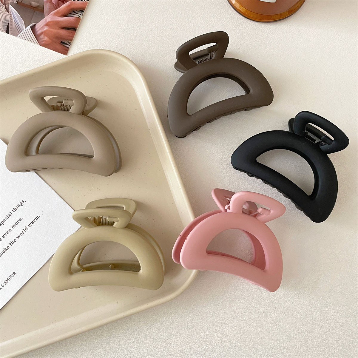 Picture of Simple Half Moon Shark Clip Classic Milk Tea Medium Grab Clip Elegant Elegant Resin Hair Grab Women's Hair Accessories