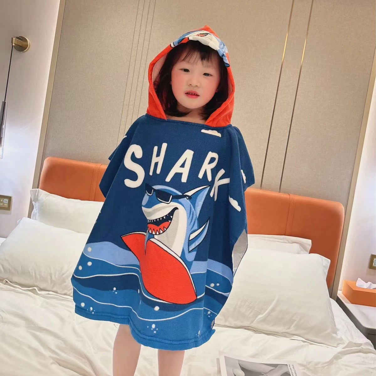 Picture of Cute Cartoon Children's Bath Towel Cloak Soft Skin-friendly Hair-free Bath Water Absorbent Quick-drying Wearing Baby Bath Towel