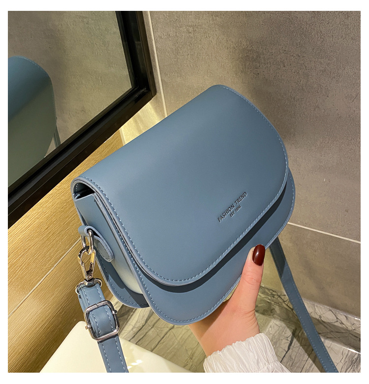 Picture of Fashionable and Simple Single Shoulder Small Bag for Women 2023 Spring New Trendyy Fashion Single Shoulder Crossbody Bag Simple Small Square Bag