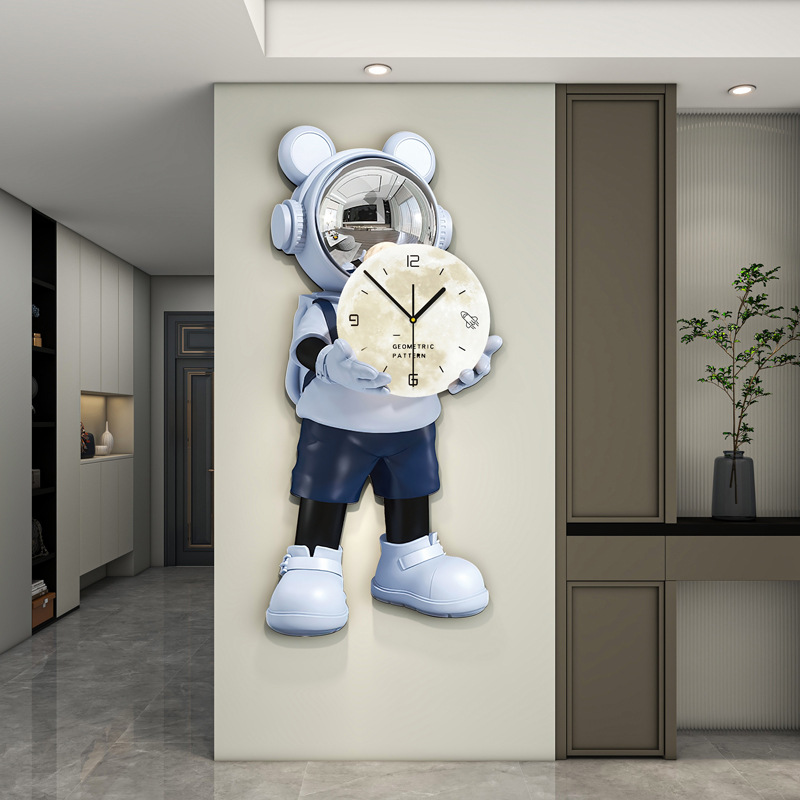 Astronaut Creative Clock Wall Clock Living Room Modern Simple Dining Room Decorative Clock Advanced Wall Hanging Children's Watch