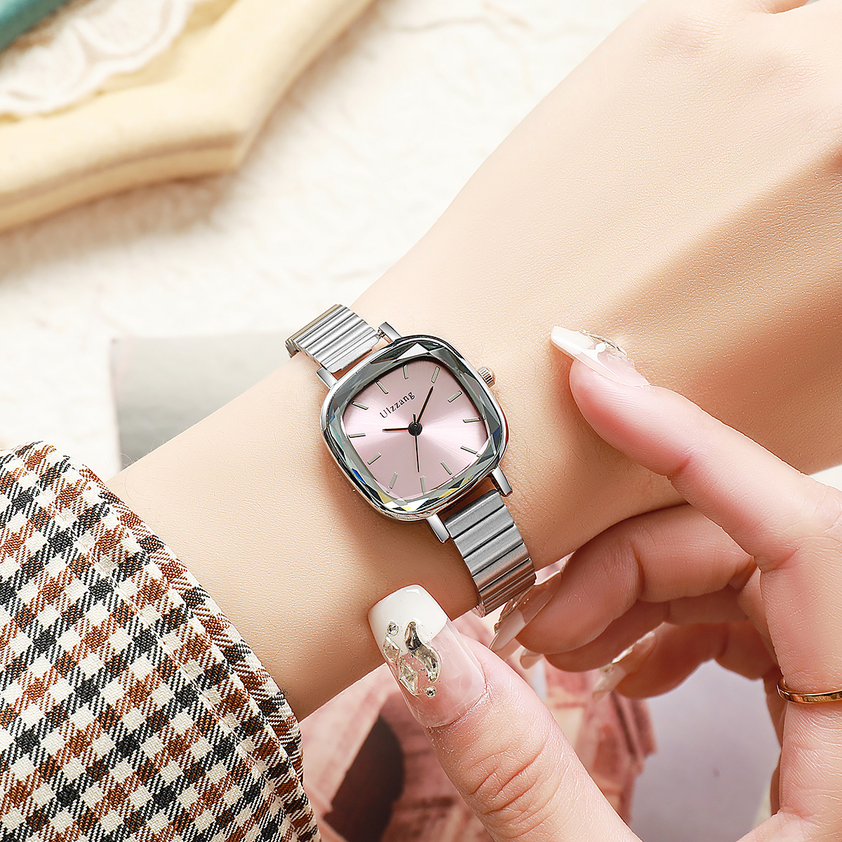Picture of Women's Fresh Ins Style All-Match Purple Aurora Dial Square Bracelet Watch for Students