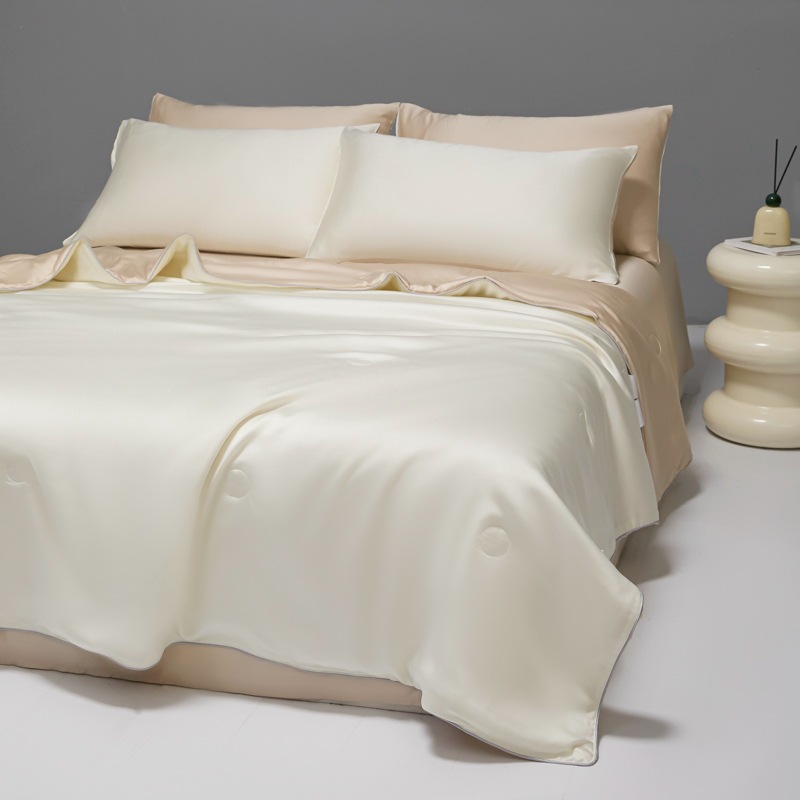 Picture of Class A cool feeling ice silk air conditioning quilt summer cool quilt four-piece summer single silk summer thin quilt machine washable