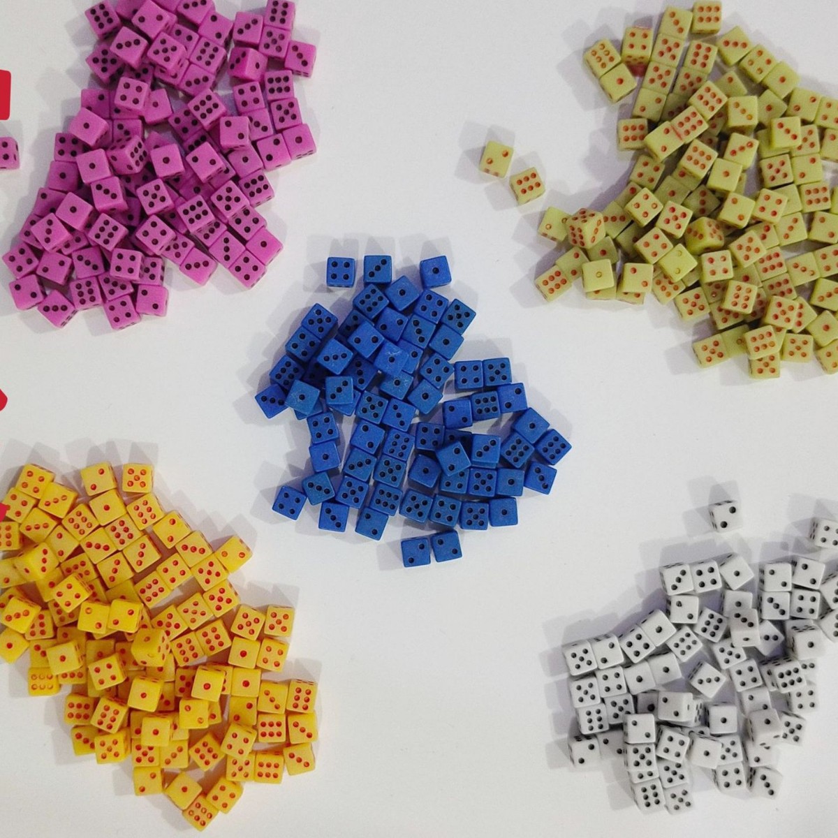 Picture of 5mm5 color dice color sieve throw