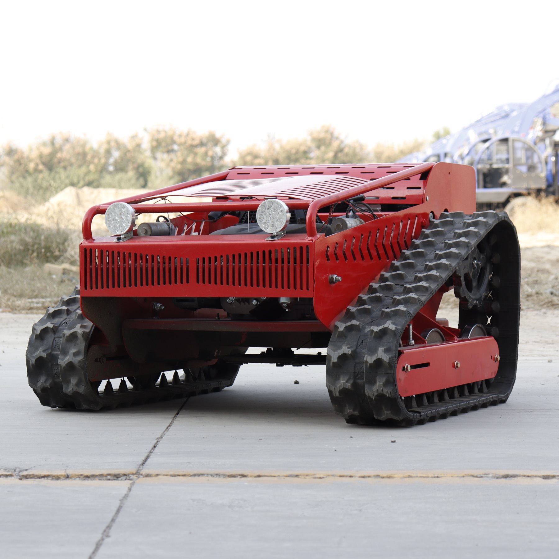 Farm Weeding Crawler Mower Intelligent Remote Control Micro Small Lawn Mower Orchard Clearing Mini Lawn Mower