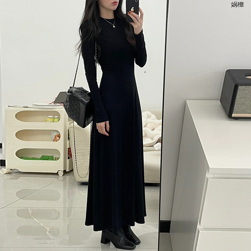 Hepburn Style Black Long-Sleeved Bottoming Dress for Women in Autumn and Winter French Style Waist Slimming Inner Long Skirt