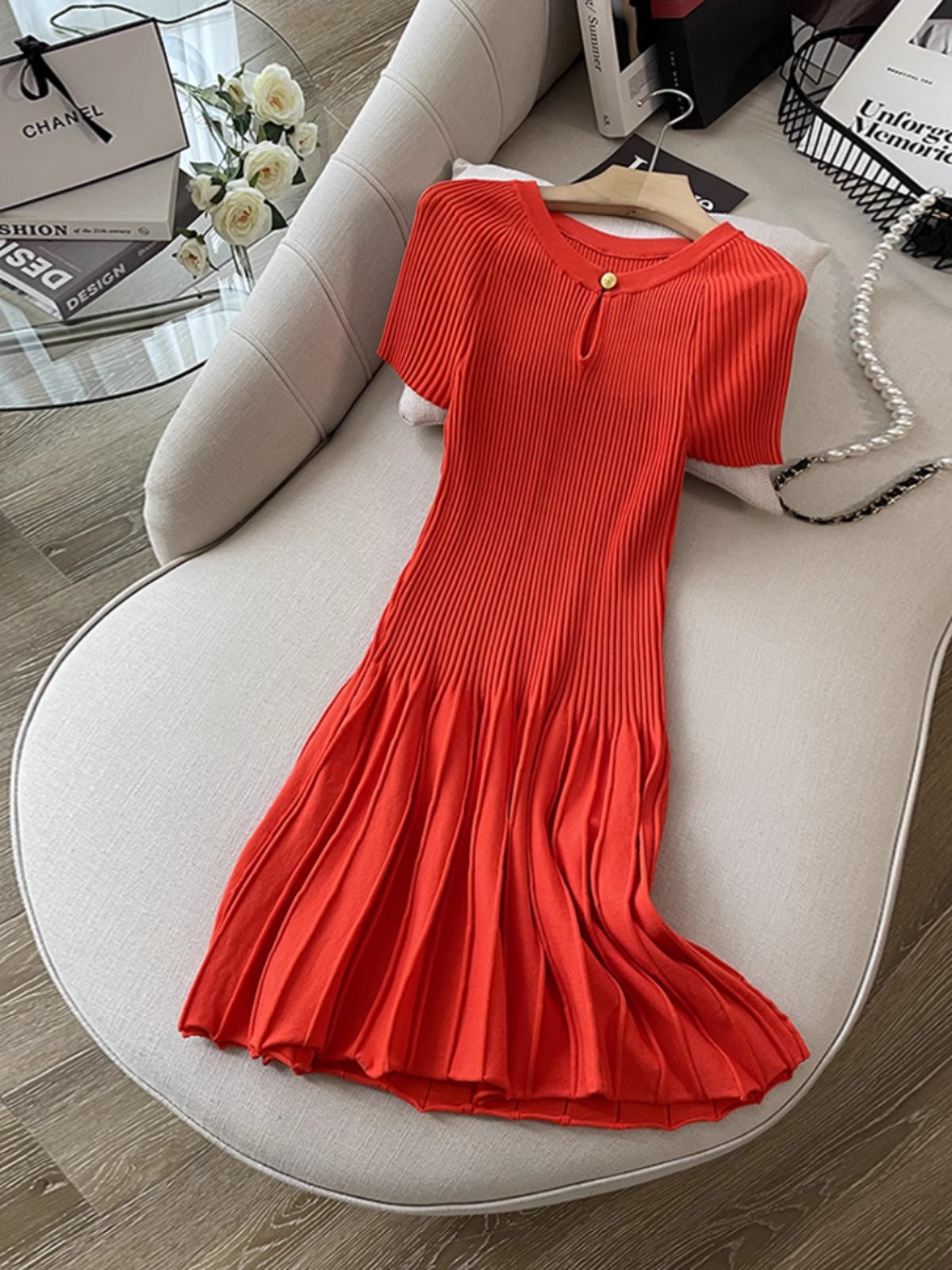 Chanel Style French Style Design Sense Golden Button Round Neck Short-sleeved Knitted Skirt A- word Cautions Machine High-end Sense dress Women