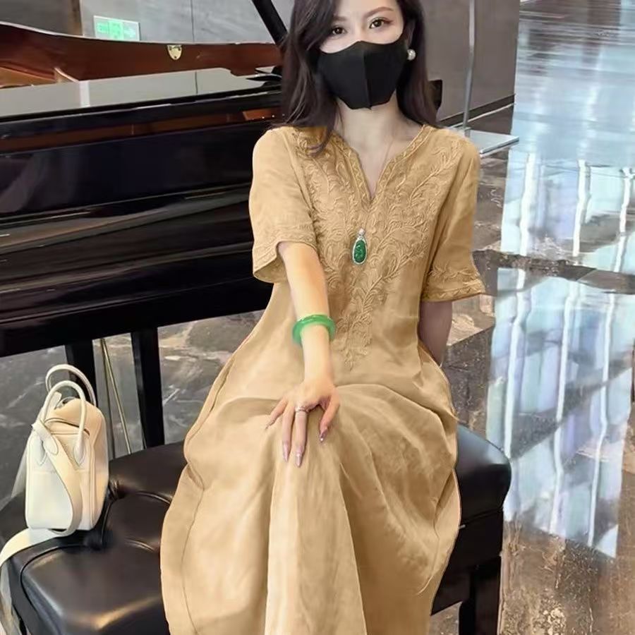 2025 New Summer Style Loose Slimming Look Long Skirt New Chinoiserie National Style Heavy Embroider V Neck Dress for Women
