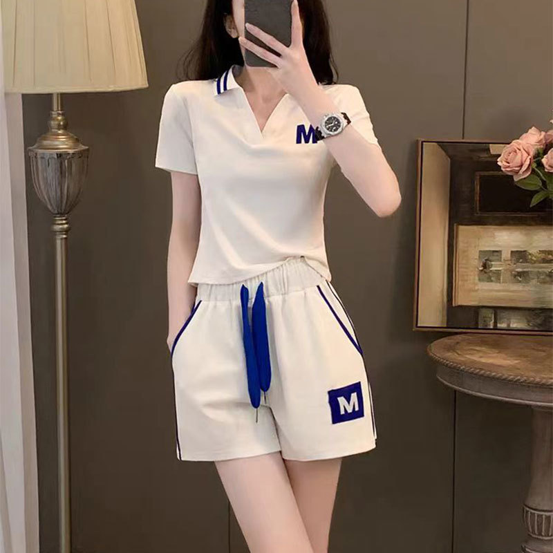 2025 Internet Celebrity New Running Summer Suit Fashionable Short-Sleeved Shorts Age-Reducing Casual and Stylish Sports Two-Piece