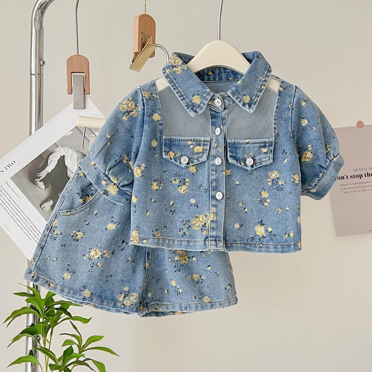 Girls Summer Fashionable Denim Suit 2024 New Kidsren's Baby Shorts Summer Thin Clothes Kidsren's Clothing