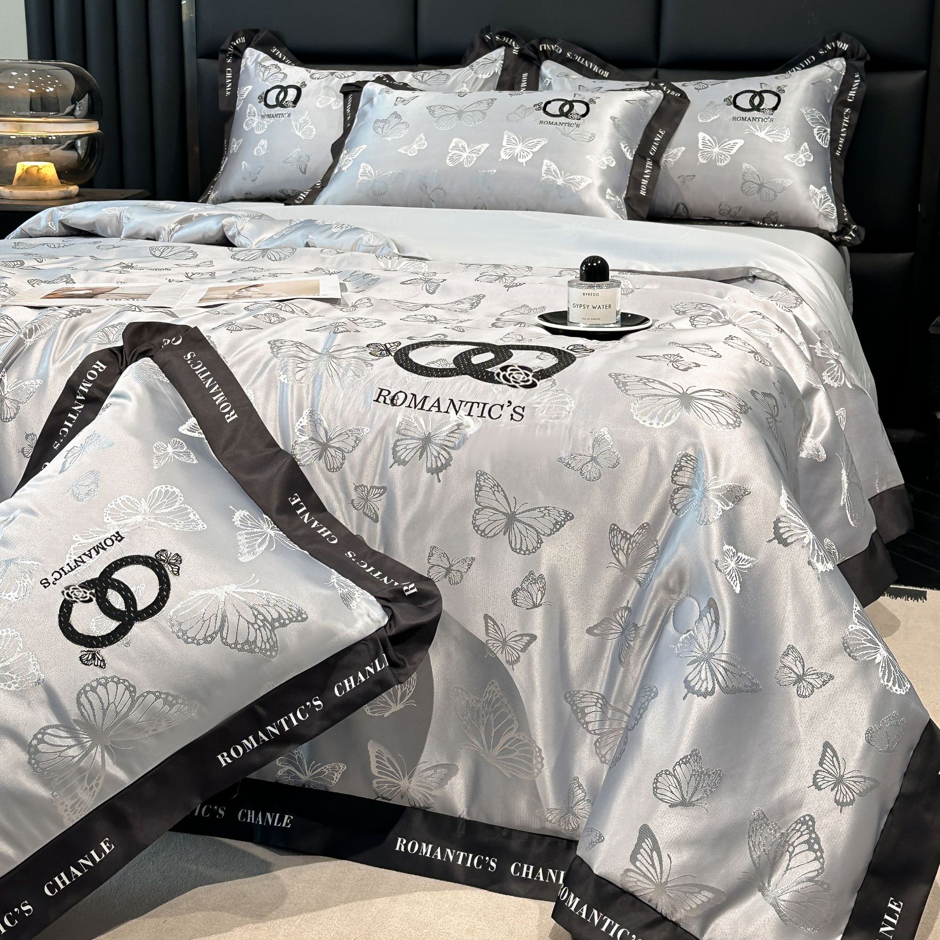 Picture of Class A Ice Silk Summer Quilt Air-conditioning Quilt Bed Cover Bed Sheet Four-piece Set Advanced Light Luxury Embroidered Summer Cool Quilt Summer Thin Quilt