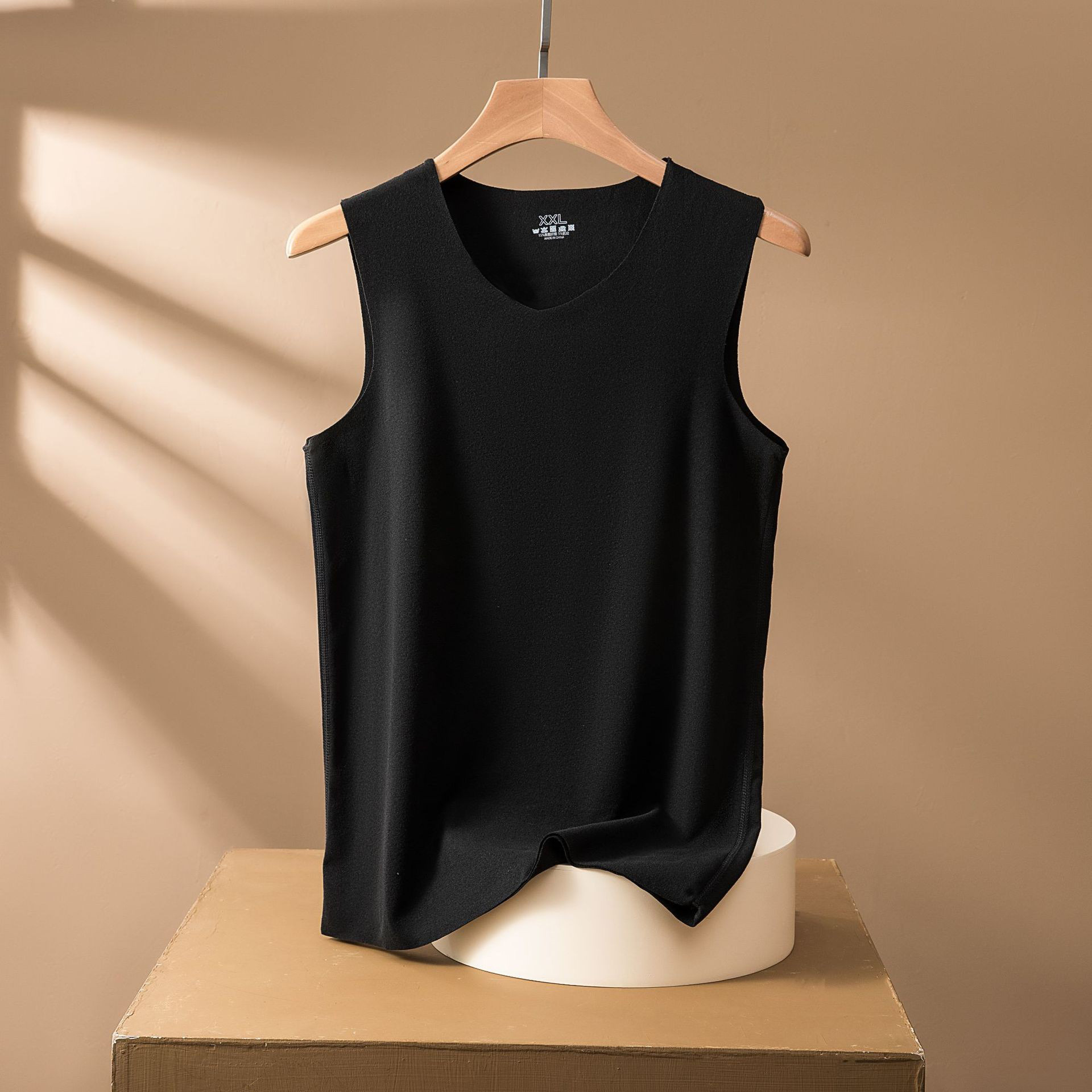 Picture of Men's Traceless Thermal Vest Double-Sided Velvet fleece-lined Thickened plus size Slim-Fit V-Neck Wide Shoulder Bottoming Thin Vest for Autumn and Winter