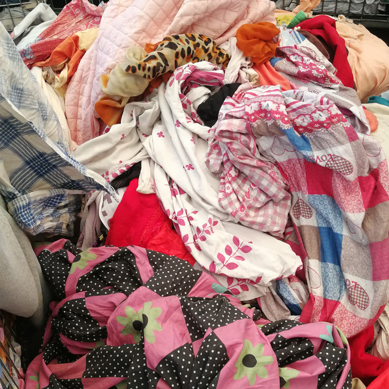 Picture of Used Bedding, Old Bed Sheets, Duvet Covers, Blankets, Curtain Fabric, Doll Manufacturer Inventory, Cross-Border Wholesale, Cross-Border Export