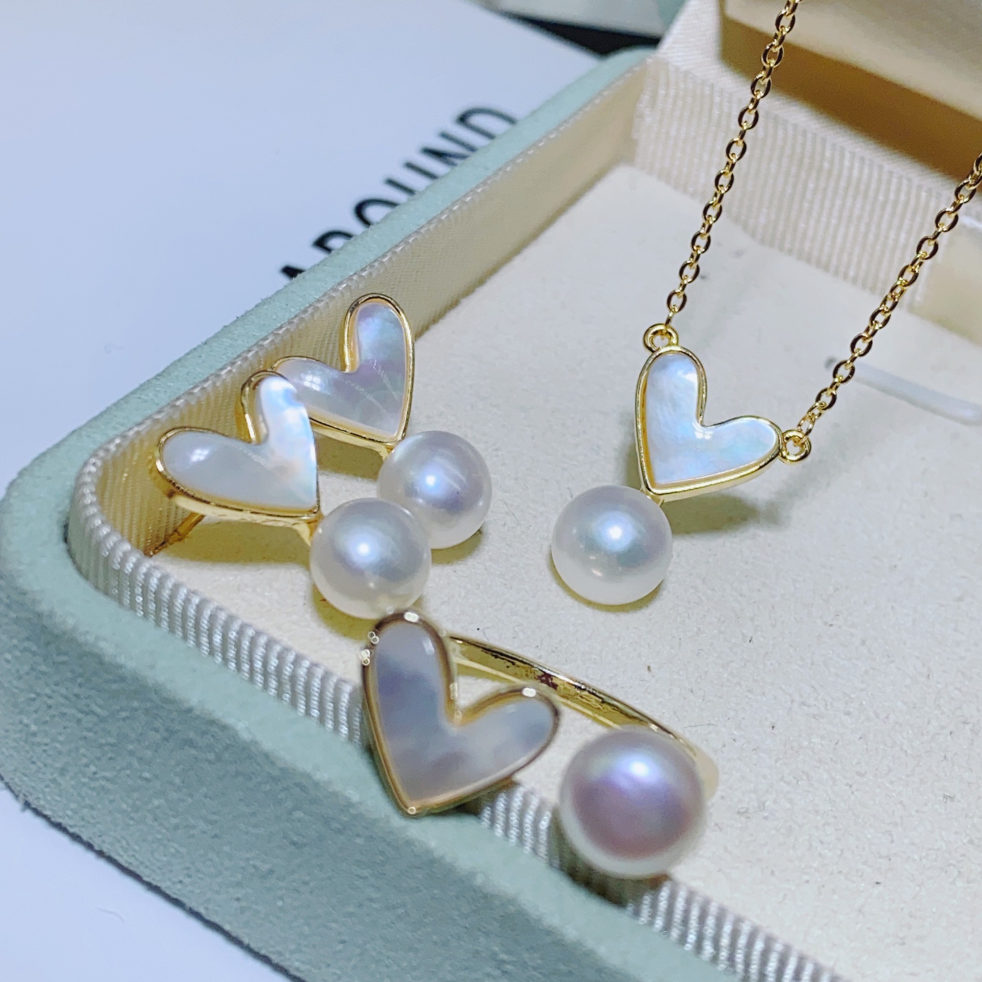 Zhuji Pearl Natural Freshwater Mother of Pearl Love Three-piece Set Women's Exquisite Elegant Elegant Elegant Earrings Necklace Ring
