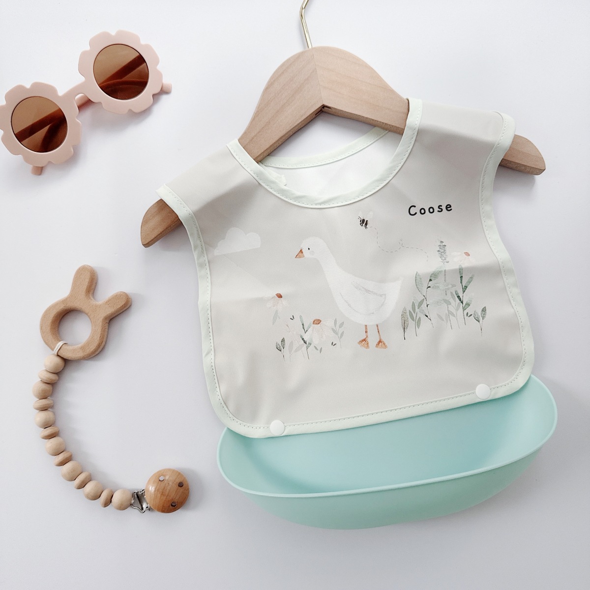 Picture of New Children's Silicone Bib Baby Meal Bag Baby Food Supplementary Food Bag Waterproof Anti-dirty Artifact PU Soft Bib