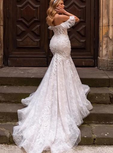 Picture of European and American plus size lace off-shoulder trailing dress sheath fishtail wedding dress outdoor yarn main yarn long dress