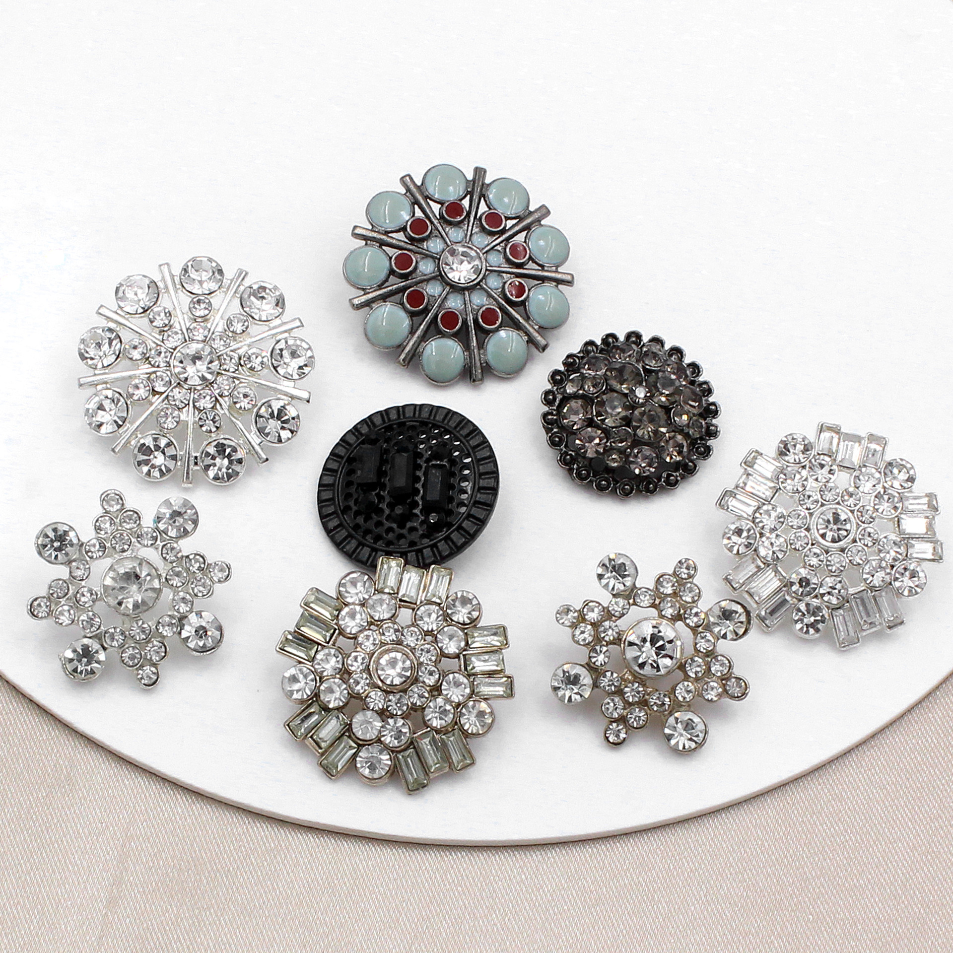 High-End Manufacturer Direct Sales Metal Buckle Small Fragrance Flower Buttons Clothes Pants Accessories Jewelry Accessories Pearl Buckle