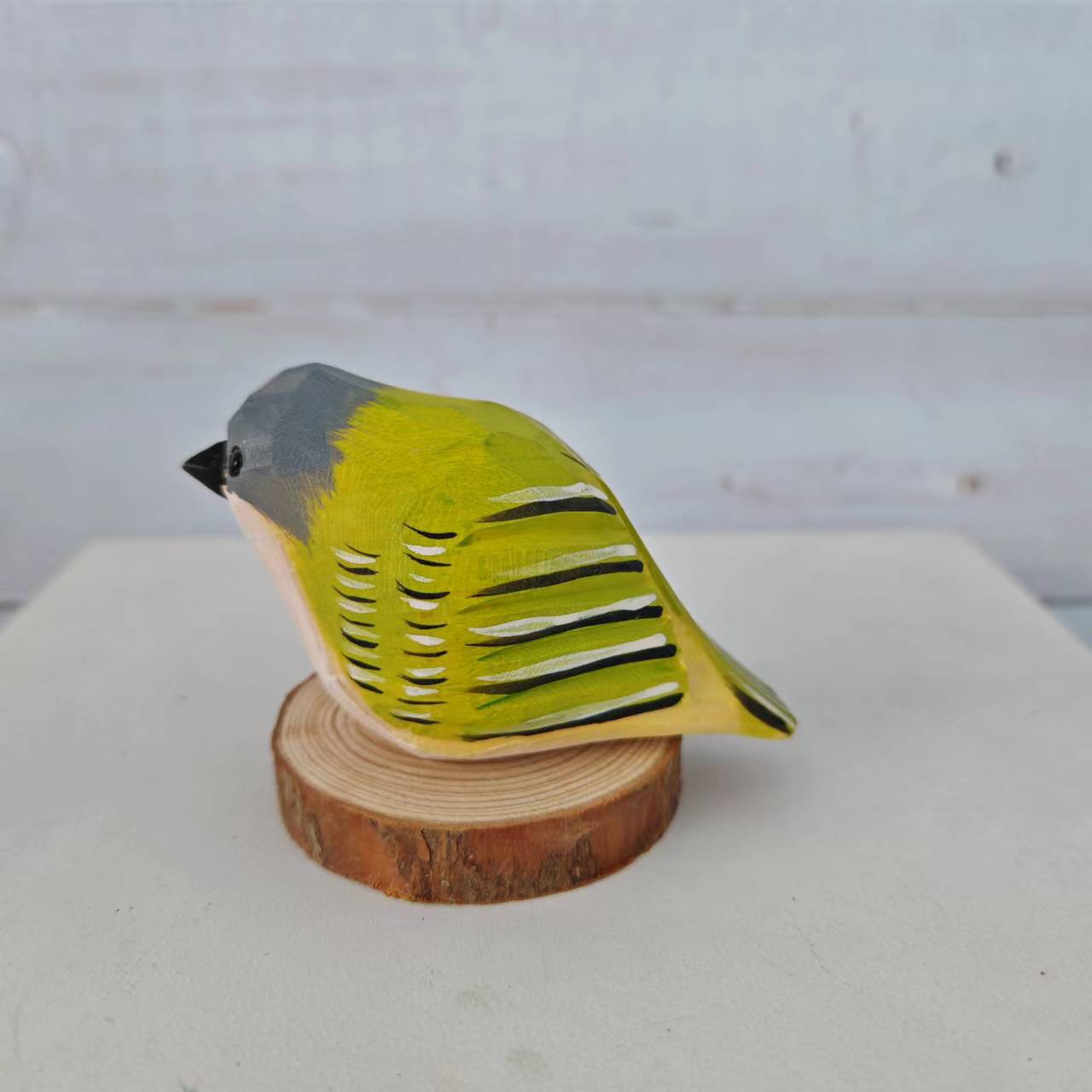 Picture of Bird Wood Carved Ornaments Cute Children's Toys Birthday Gift Hand Carved Colored Healing Desktop Ornaments Animals