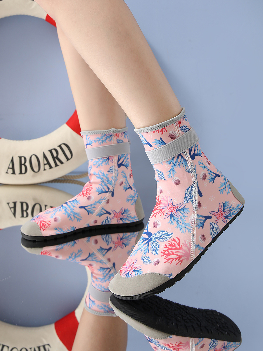 Children's Beach Shoes and Socks Diving Snorkeling Swimming Wading Shoes Adult Seaside Shoes and Socks Water Park Shoes