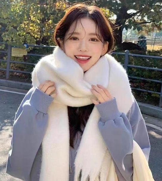 Picture of Maillard new striped scarf women's autumn and winter thickened warm neck snood student versatile solid color scarf manufacturer cross-border