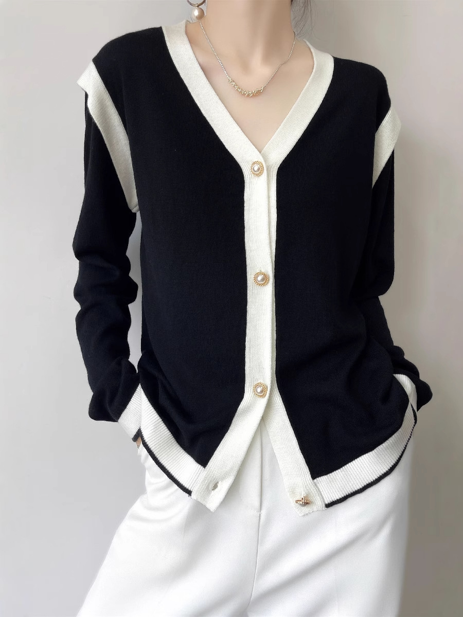 2024 Autumn and Winter New V-neck French Knitted Cardigan Black and White Contrast Color Knitted Chanel Style Jacket All-match Western Style