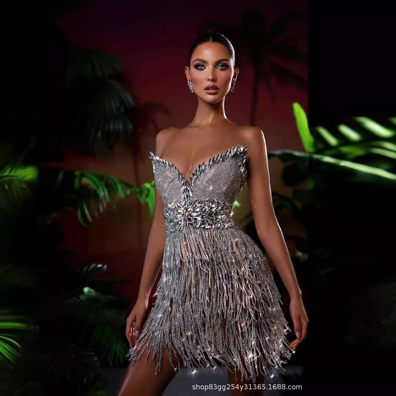 European and American fashion deep V-neck heavy-duty high waist beaded tassel slim-fit sexy ultra-short party party evening dress
