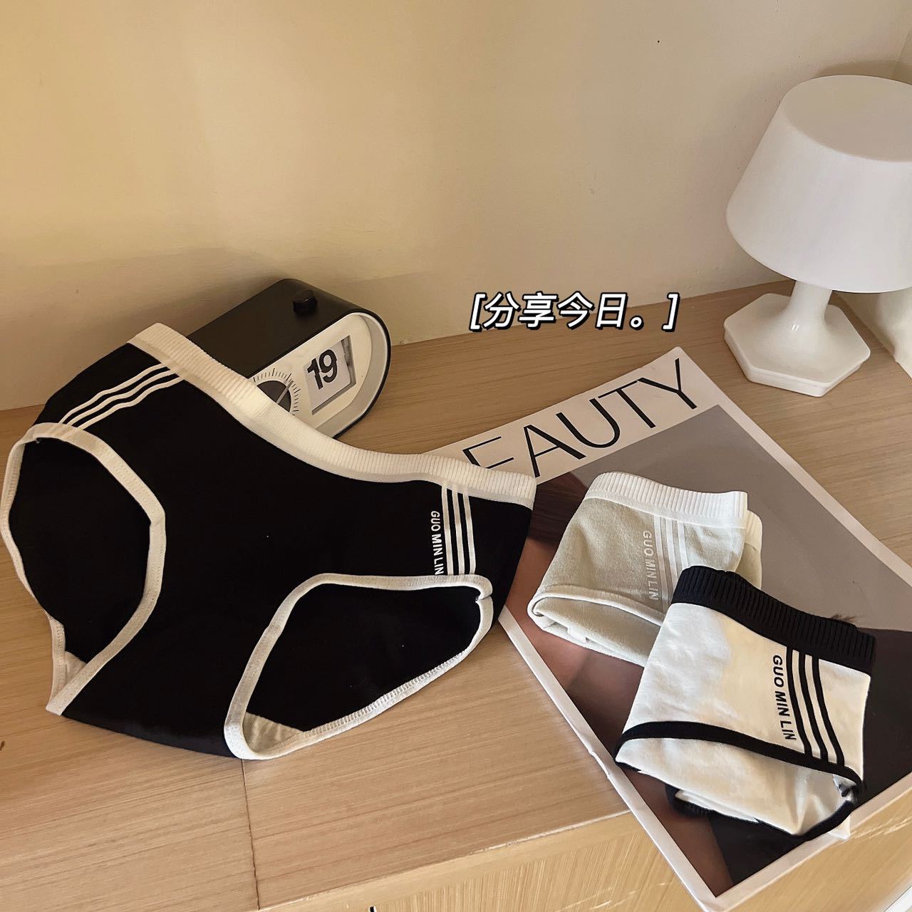 Mid-Waist Cotton Underwear Women's Breathable Cotton Comfortable Simple Seamless Hip Briefs Sports Style for Students Girls