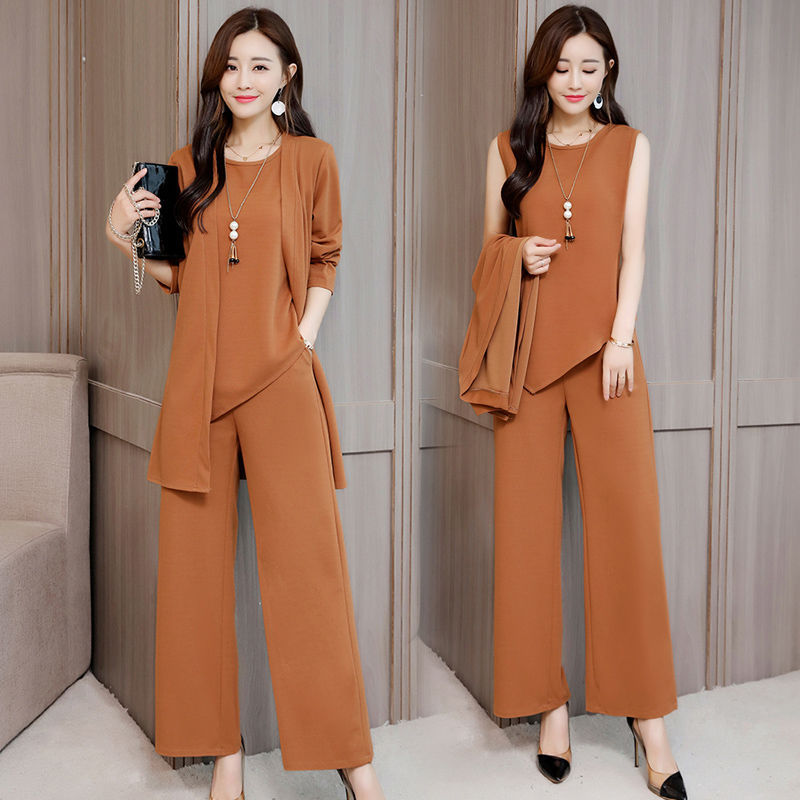 Picture of Suit for Women 2025 Autumn and Winter New Style Fashionable and Wide Wife Slimming Look Fashionable Plus Size Women's Three-Piece Set