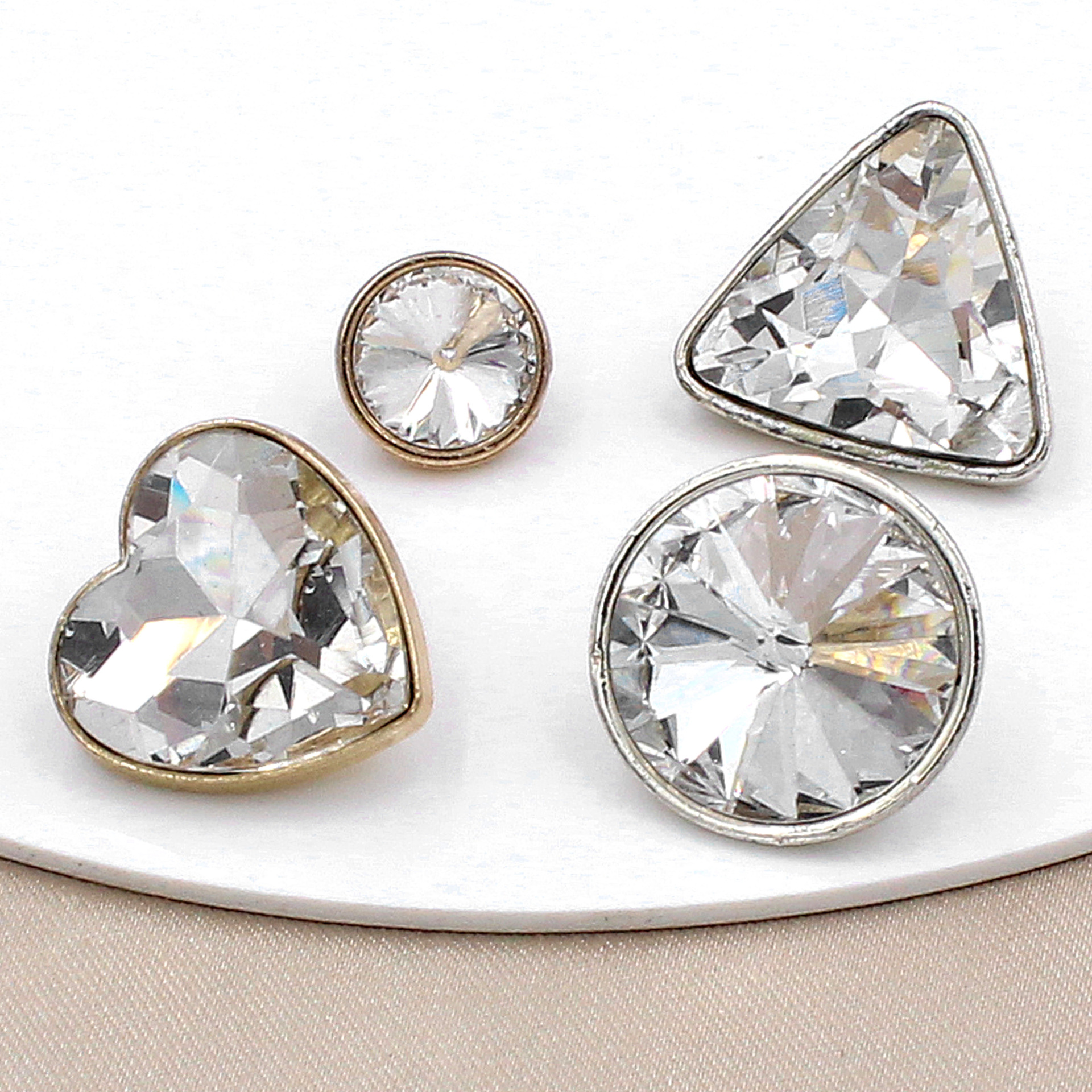 Seasonal Hot-Selling Chanel-Style Triangular, Round, and Heart-Shaped Metal-Backed Crystal Glass Buttons for Clothing