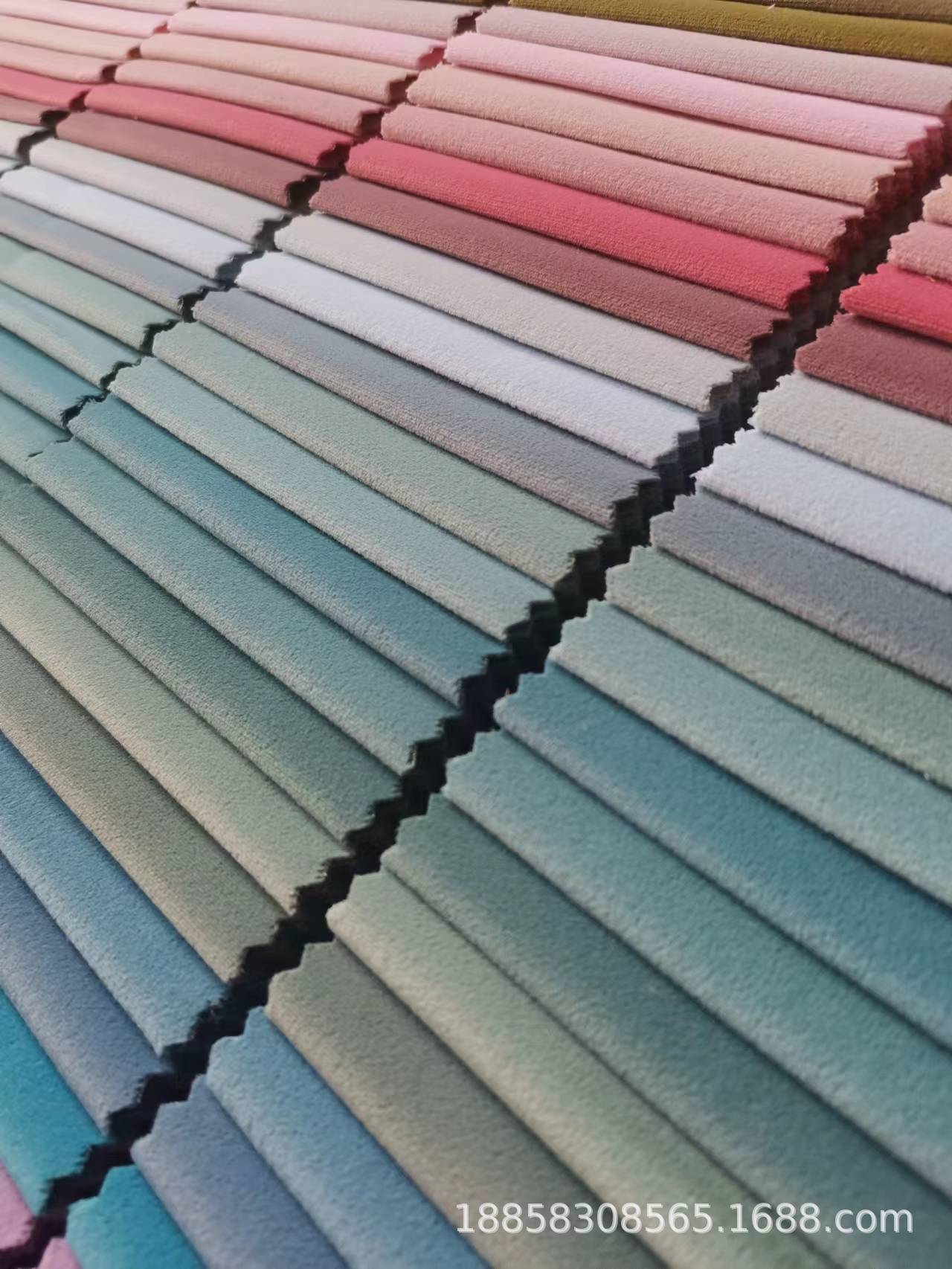 Factory in stock brushed velvet 200 square grams comfortable and dense velvet feeling smooth and smooth without showing the fur to light luxury without light light