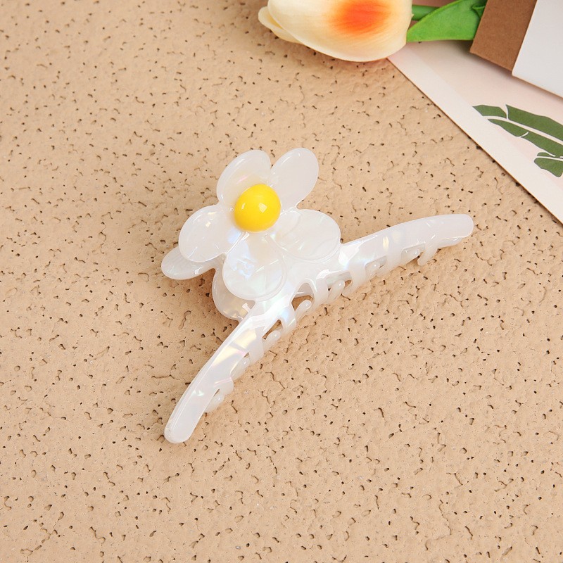 Picture of Tulip Cherry Grab Clip Premium 2024 New Maillard Grab Clip Cute Dalmatian Shark Clip Hair Accessories