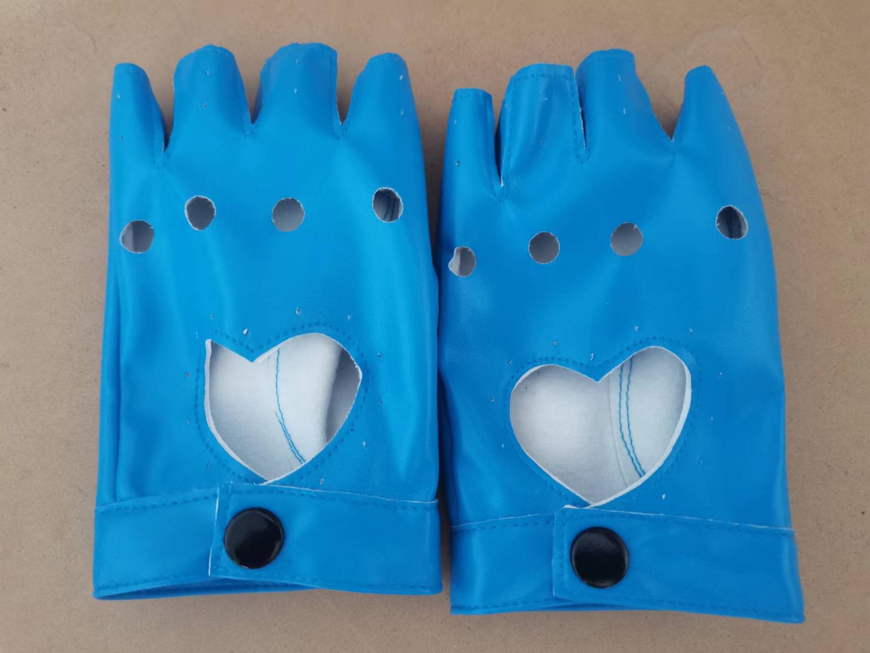 Picture of Cross-border wholesale half-finger gloves European and American women DS heart half-finger gloves stage nightclub pole dance performance gloves