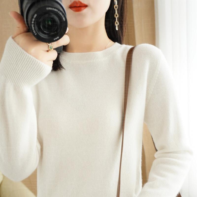 Picture of New Autumn and Winter Round Neck Knitwear Women's Pullover Knitwear Pure Color Long-Sleeved Women's Thin Inner Short Bottoming Shirt