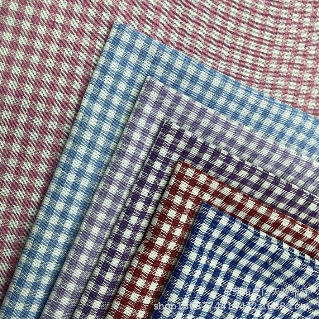 Spot supply running quantity yarn-dyed polyester plaid fabric 0.3cm Oxford Plaid suitable for tablecloth table fabric