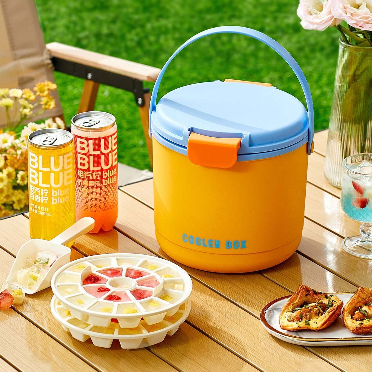 Picture of Food Grade Portable Ice Bucket Household Frozen Ice Storage Box Ice Mold Outdoor Picnic Camping Insulation Artifact
