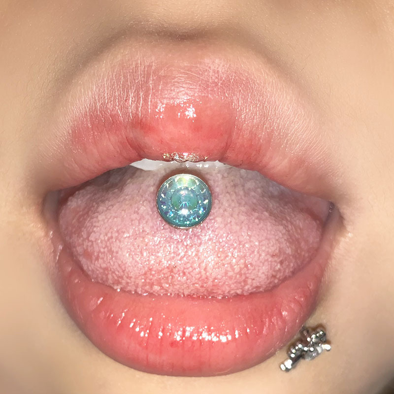 Tongue nail sunflower with diamond polarized plastic new hot girl sweet titanium steel piercing jewelry personality cross-border