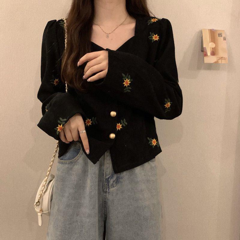 Picture of chubby girl autumn and winter plus size retro short corduroy shirt bubble sleeve western style loose long sleeve embroidered cardigan top